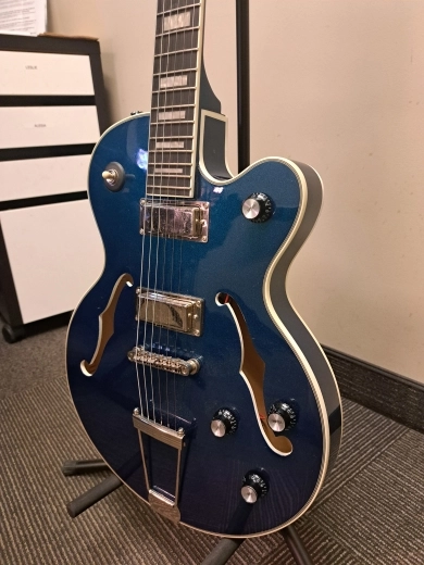 Epiphone  UPTOWN KAT SAPPHIRE BLUE 3